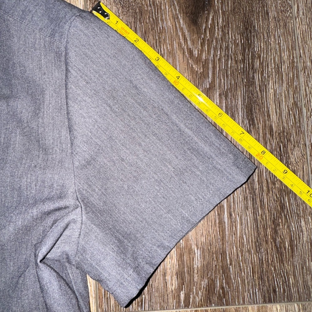 FIGS Casma Three-Pocket Scrub Top in Graphite Size S - Picture 11 of 11